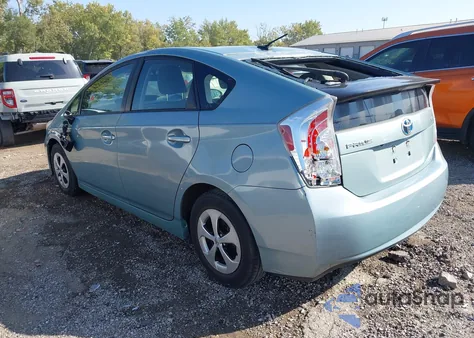 2013 Toyota Prius Three из США, поврежденный, VIN JTDKN3DUXD5585140